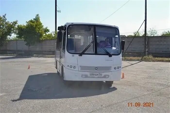 Водитель года 2021. Volvo fh 2021. Смешные автомобильные аварии. Водитель года 2021. Водитель года 2021.