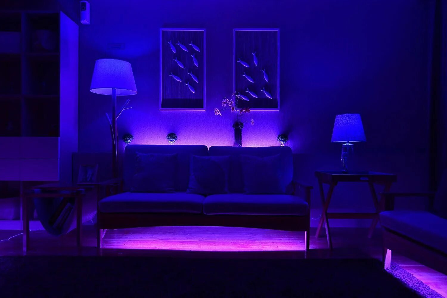 Включи лайт подсветку. Светодиодная лента Mijia Ambient Light strip. Фиолетовая РГБ подсветка. Комната с подсветкой. Неоновое освещение в комнате.