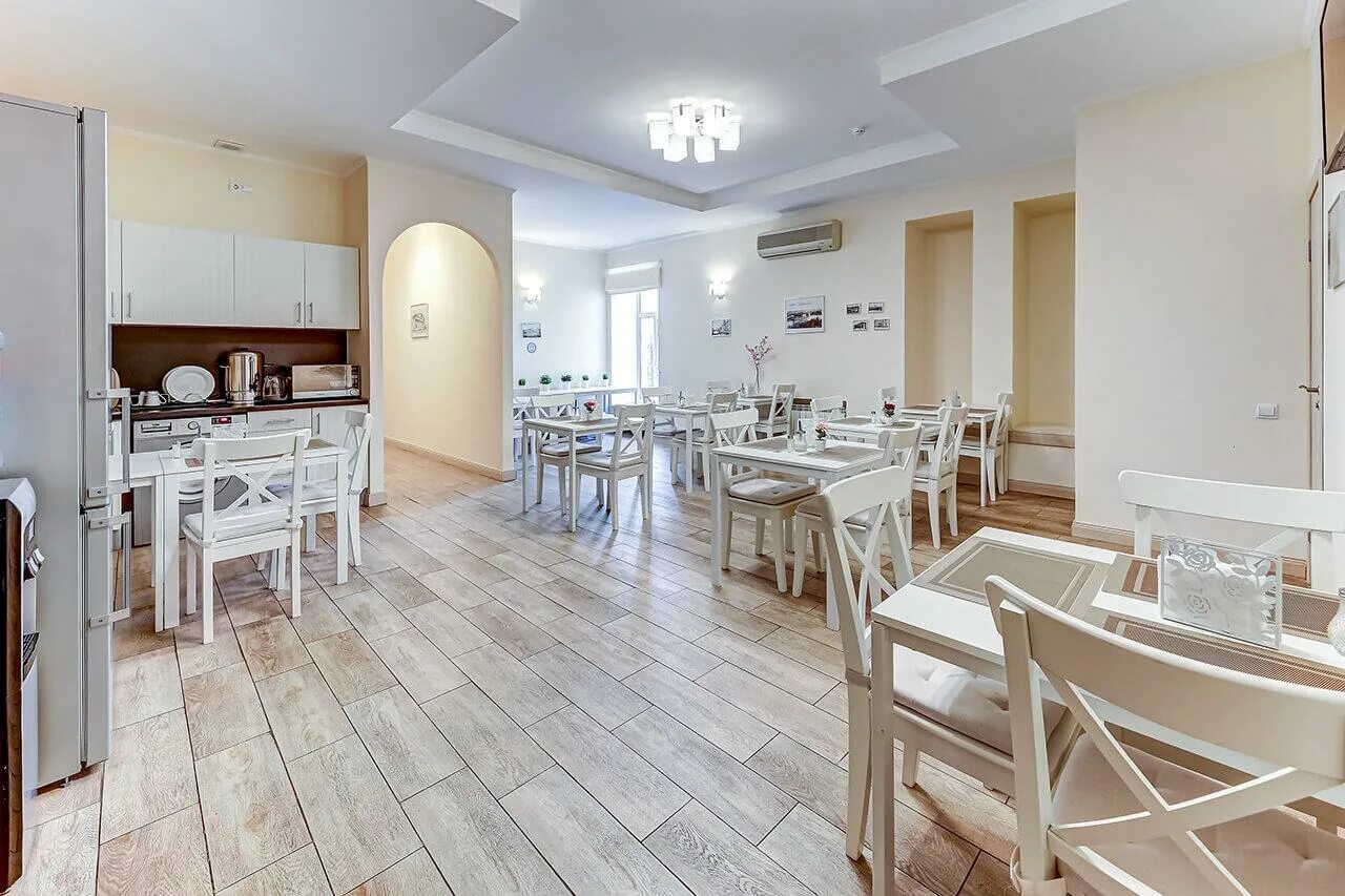 Отель демократ санкт-петербург невский 147. Гостиница демократ на невском. Гостиница демократ на невском. Гостиница демократ на невском. Демократ невский 107.