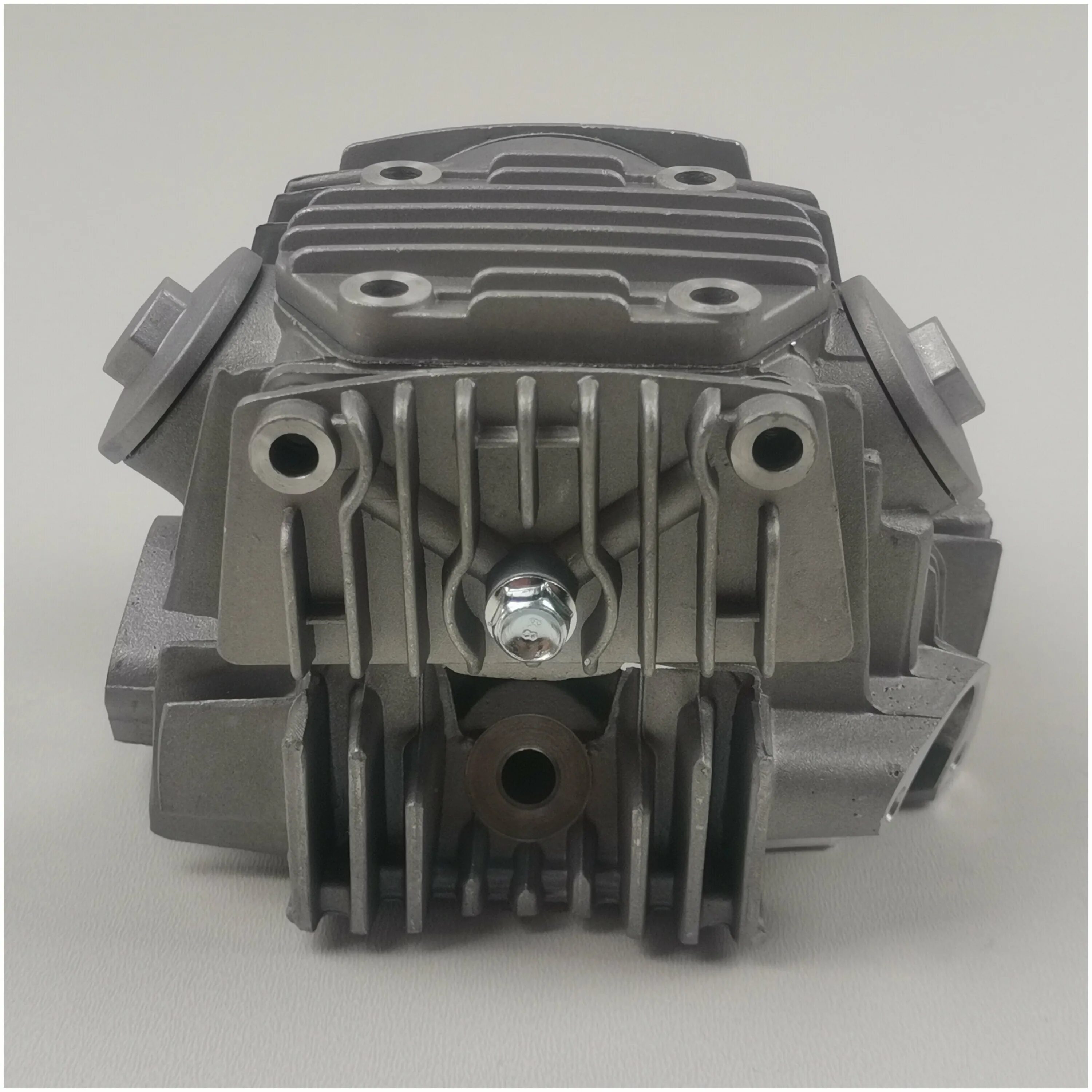 головка цилиндра 110 кубов мопед альфа. головка цилиндра 110 кубов мопед альфа. головка альфа 110 кубов. гбц альфа 110. головка клапанов альфа 110.