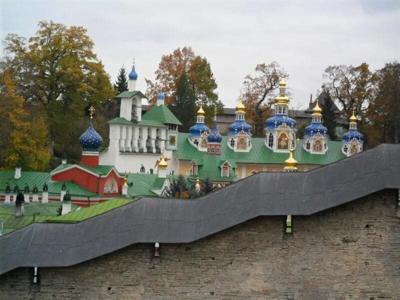 Крепость изборск в пскове. Труворово городище изборск. Санкт петербург, псков, печоры пушгоры. Санкт петербург, псков, печоры пушгоры. Экскурсии псково печерского монастыря.