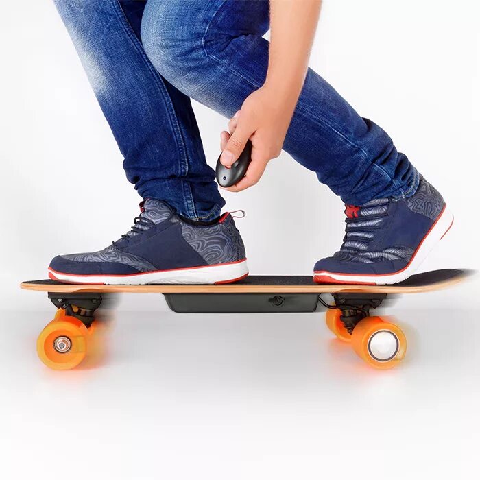 Электроскейтборд 250w. Электрические скейты. Роликовая доска электро. Электрический скейт борт.