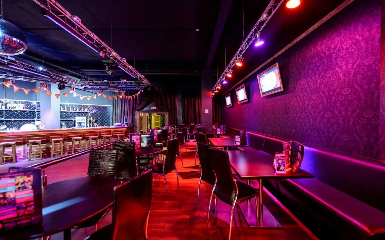 бар голубая устрица санкт-петербург. сопрано спб невский 88. ночные клубы питера. чикаго стриптиз клуб в спб. клуб дон жуан спб.