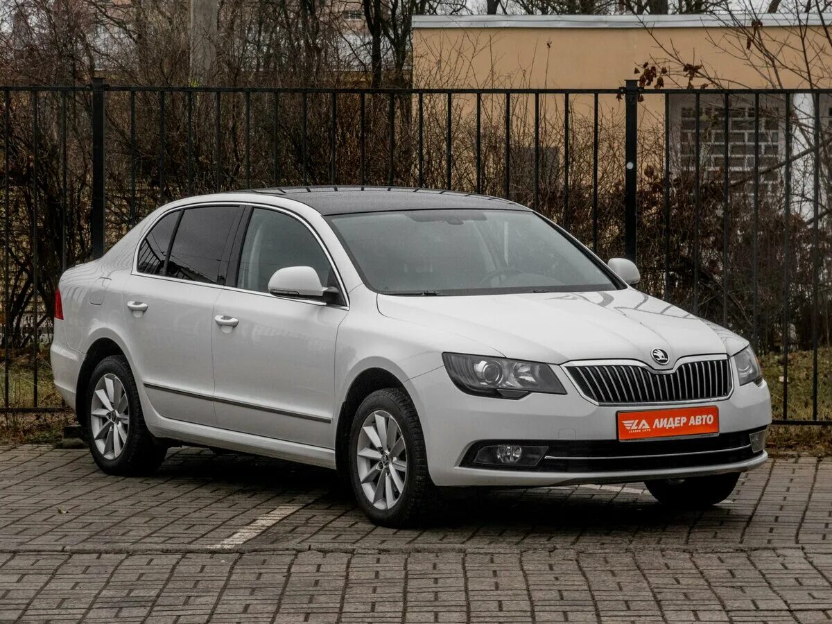 Шкода суперб года выпуска. Skoda superb 2013. шкода суперб 2013. skoda superb 2. шкода супер би2013года.
