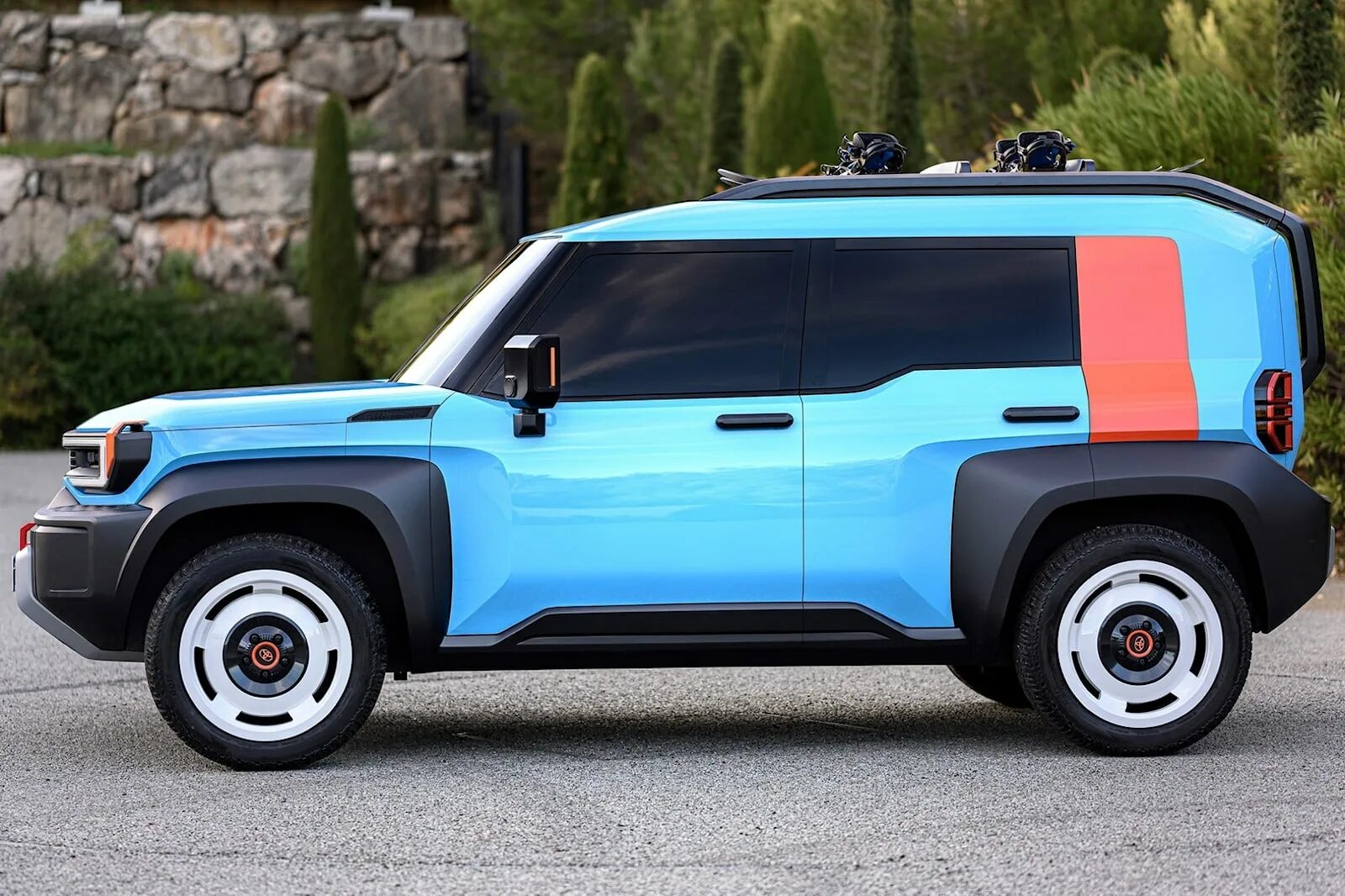 Самый дешевый автомобиль в 2024 году. Toyota FJ Cruiser 2022. Toyota Compact Cruiser. Тойота FJ Cruiser 2023. Toyota FJ Cruiser концепт.