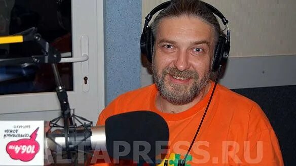Капранов. Капранов алексей барнаул. капранов радиоэфир серебряный дождь алкоголизм. алексей васильевич капранов причина смерти. капранов алексей 33 цитаты.
