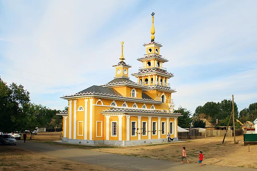 Астрахань Хошеутовский хурул буддийский храм. Хурул в селе речное. Астрахань речное хурул. Хошеутовский хурул