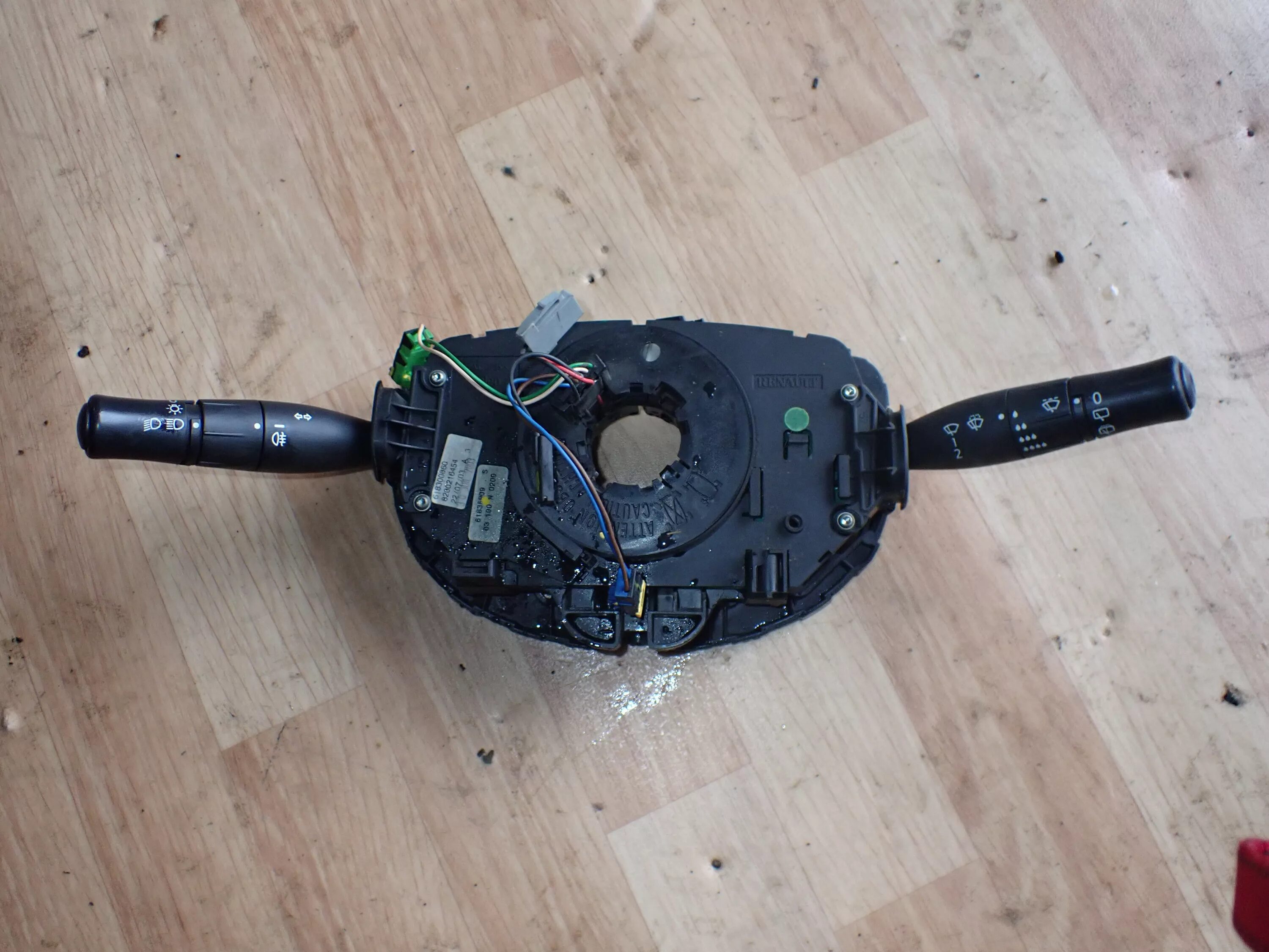 переключатель света рено меган 2 универсал. замена стрекозы меган 2. меган 2008 переключатель подрулевой. подрулевой переключатель renault megane 2 универсал. подрулевой переключатель рено меган 1.