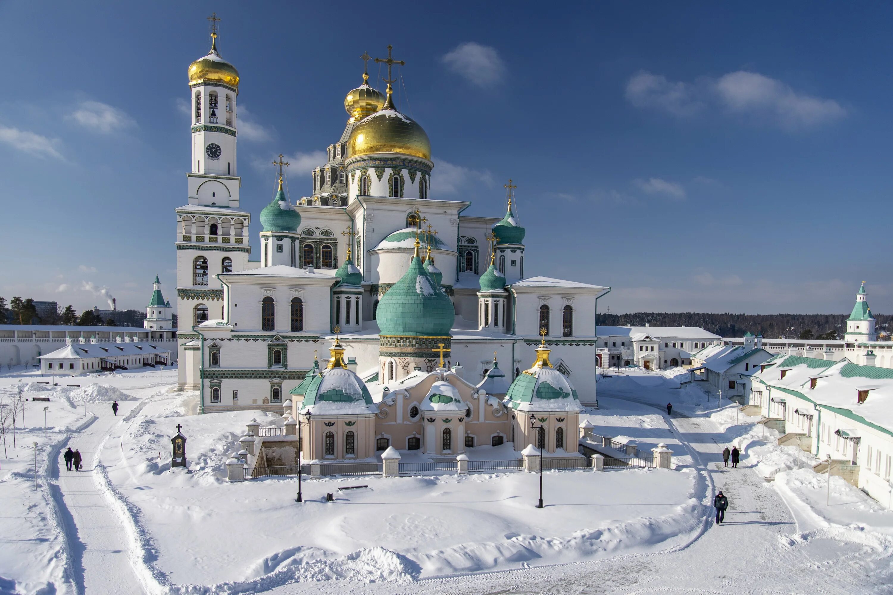 Какой сегодня православный церковь. Новоиерусалимский монастырь храм. Новоиерусалимский монастырь зимой. Новоиерусалимский монастырь в Истре. Воскресенский Новоиерусалимский монастырь Истра.