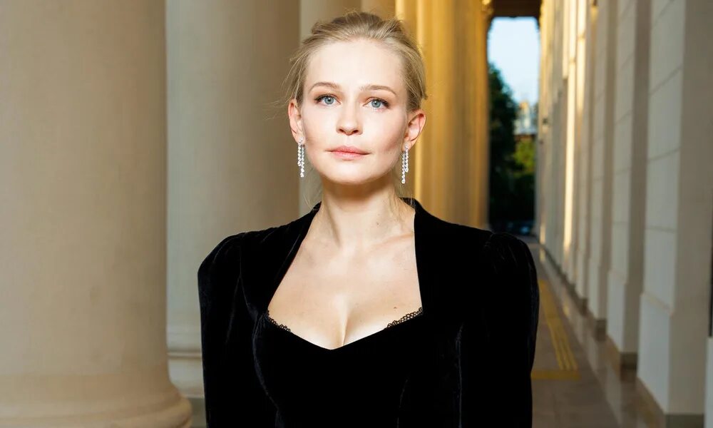 юлия пересильд фото. пересильд. юлия пересильд в театре. юлия пересильд 2022. сколько зарабатывает пересильд.