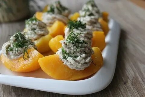 Закуска персики