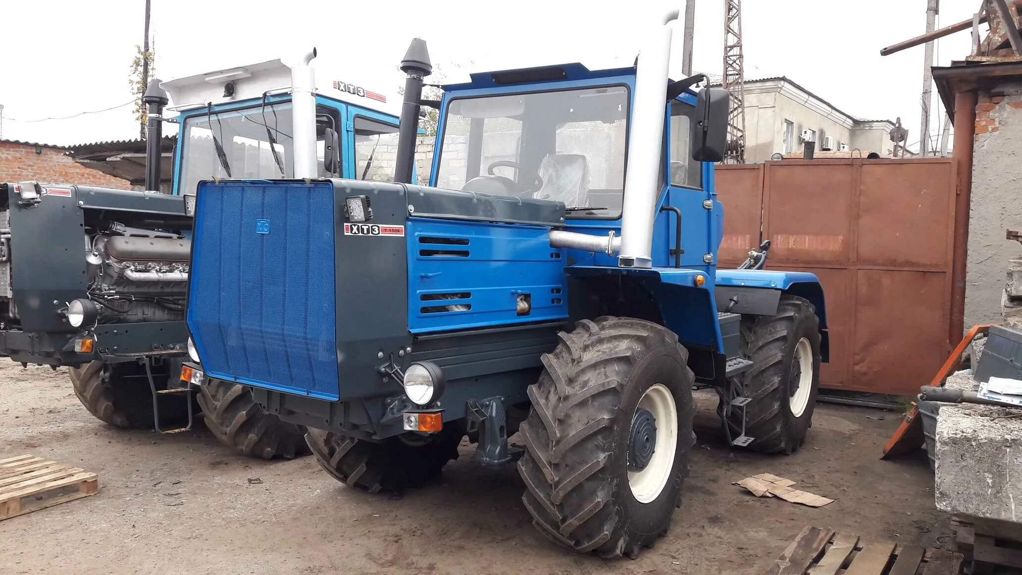 Трактор типа т 150к. Т-150к трактор. трактор хтз т-150. т-150 трактор колесный. трактора т150к ,т200к.