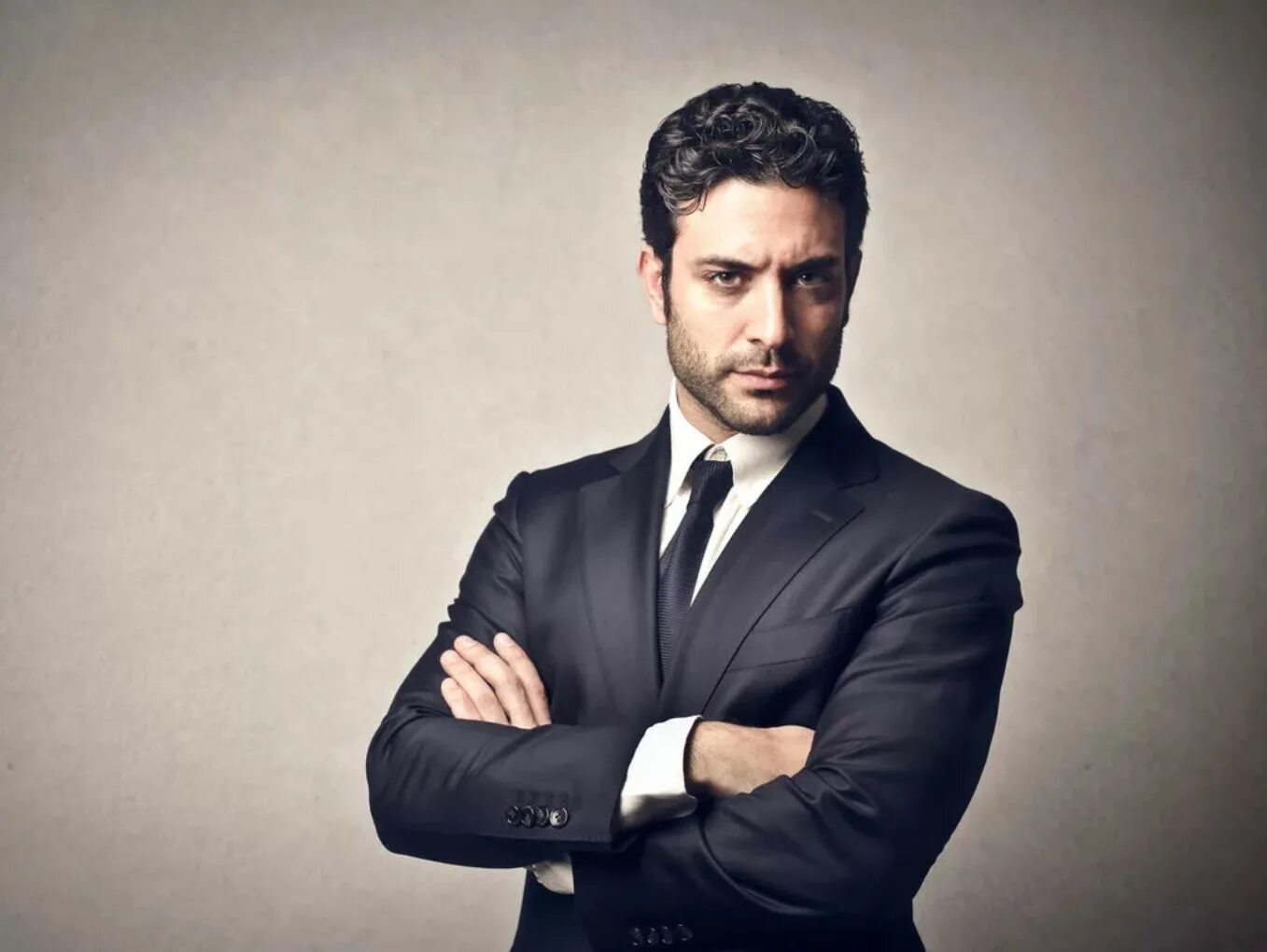 Марат гаспарян. Золотарев андрей николаевич диетолог. Бизнесмен в машине. Мужчина в костюме. Деловой мужчина.