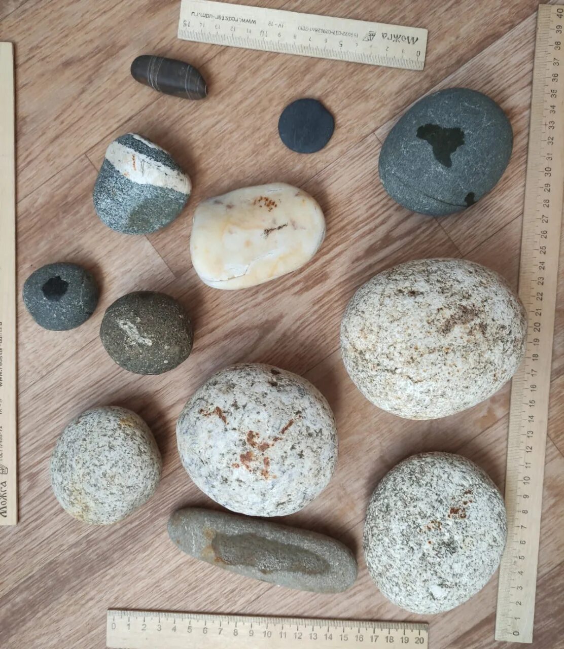 Купить круглый камень. Круглый камень. Коллекционные камни. Камень с круглыми вкраплениями. Редкие коллекционныемкамни.
