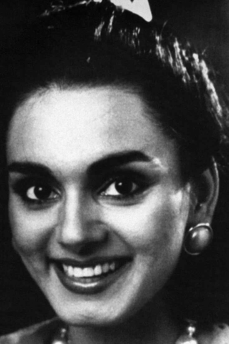 Нирья Бганот. Энерджи Бханот. Neerja Bhanot. Нирджа Бханот стюардесса.