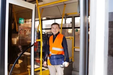 Кондуктор сам должен подойти к