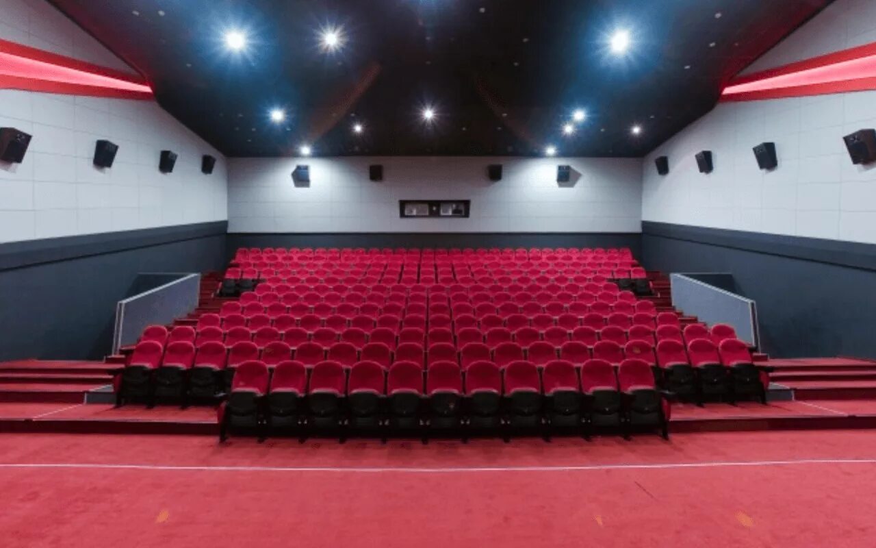 Тц зимняя вишня кинотеатр. Кинотеатр зимняя вишня. Зимняя вишня кемерово 2 кинозал. Трц зимняя вишня кинотеатр. Зимняя вишня кемерово кинотеатр.