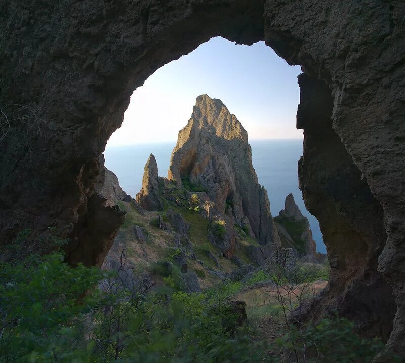 Арка горы. Арка Карадаг. Гора Карадаг. Скала арка Кабардино Балкария.