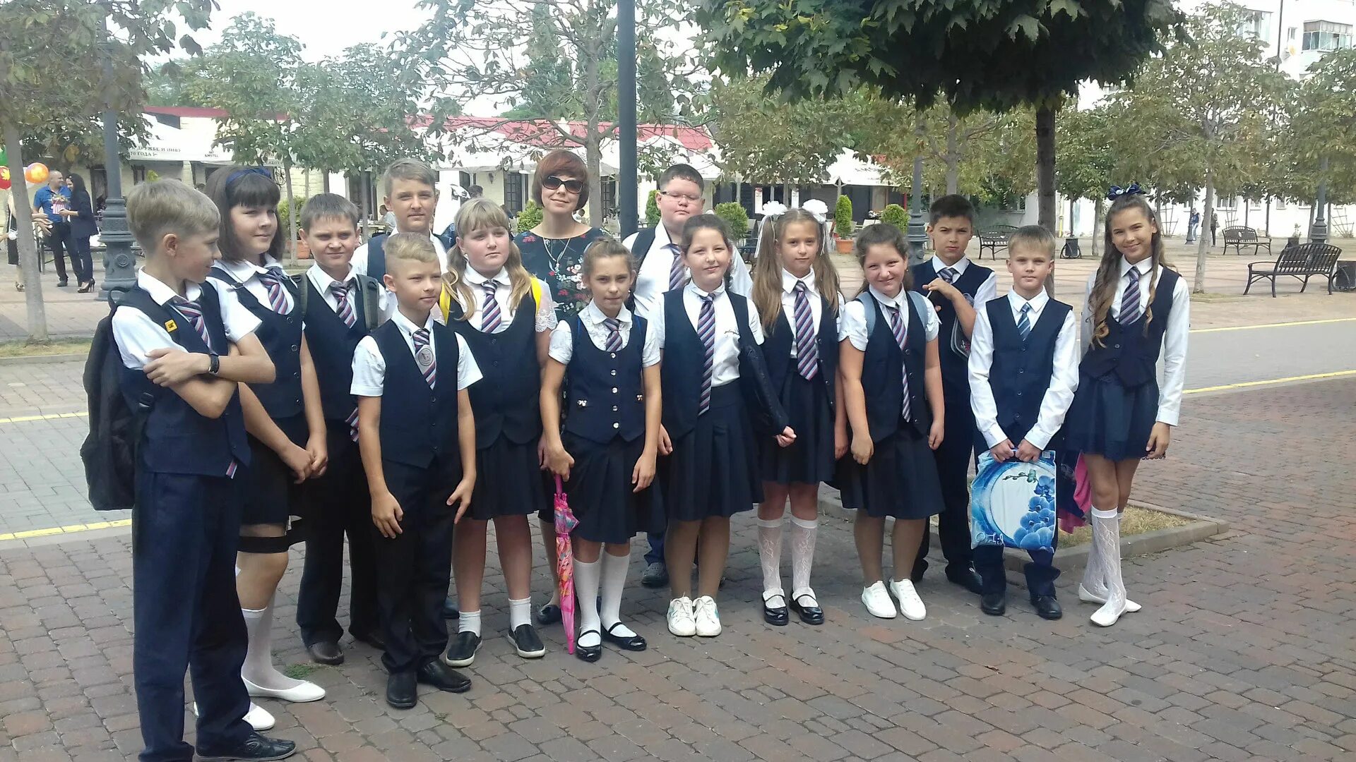 казачья школа сочи форма. мбоу сош номер 10 сургут. 10 школа форма. школьная форма. 10 школа форма.
