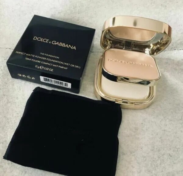 Пудра дольче габбана. Dolce Gabbana Matte Powder Foundation. Компактная пудра Dolce & Gabbana perfect Matte Foundation Powder 130. Пудра Дольче Дольче Габбана. Компактная пудра Dolce & Gabbana perfect Matte Foundation Powder.