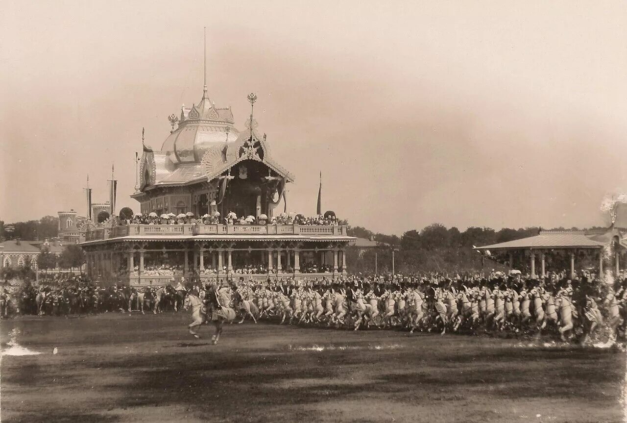 Бал 1896 года в оренбурге. Коронация Николая 2 Ходынское поле. Ходынское поле трагедия 1896.