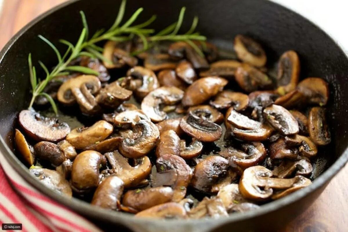 Жареные грибы. Блюда с грибами. Приготовление грибов. Красивые блюда из грибов. Что можно приготовить из грибов рецепты