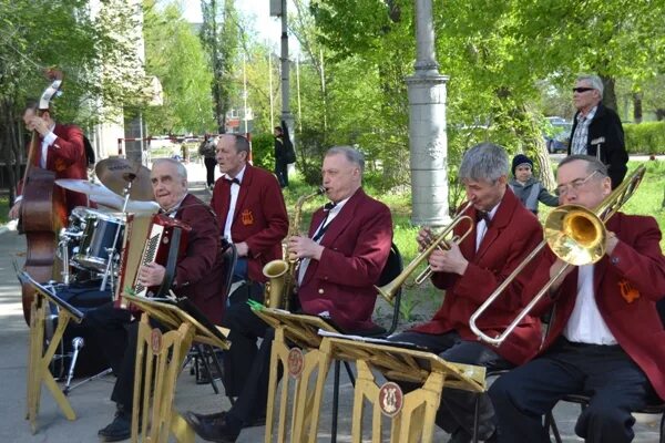 Джазовой духовой оркестр