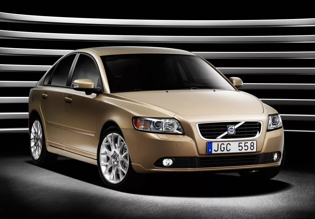 Volvo s40 автомобили volvo. Volvo s40 restyling. volvo s40 v50. вольво s40 2. volvo s40 2008.