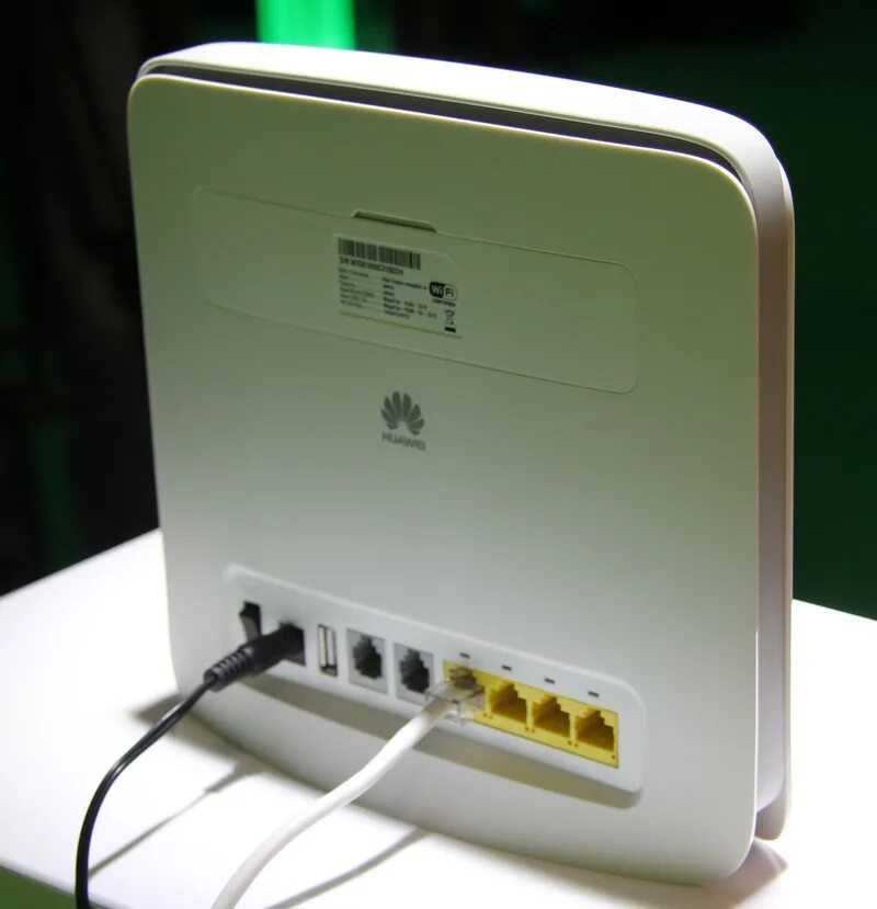 Интернет центр купить. Роутер Huawei 4g Router 2. Huawei 4g LTE WIFI роутер. Роутер МЕГАФОН 4g Huawei. Роутер Huawei Wi-Fi 300.