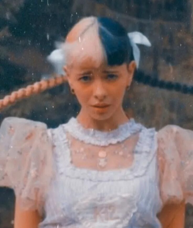 Melanie martinez class. Class fight melanie martinez. class fight melanie martinez обложка.