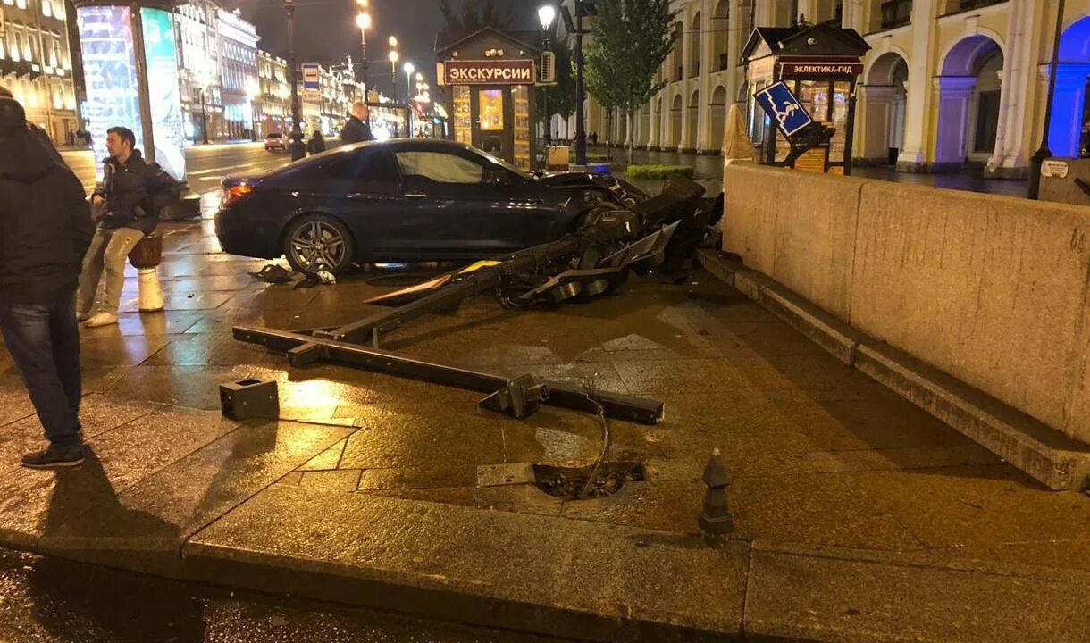 Происшествие в санкт петербурге сегодня и вчера. Думская санкт-петербург. петербург ул думская. думская питер питер. думская улица санкт-петербург ночью.