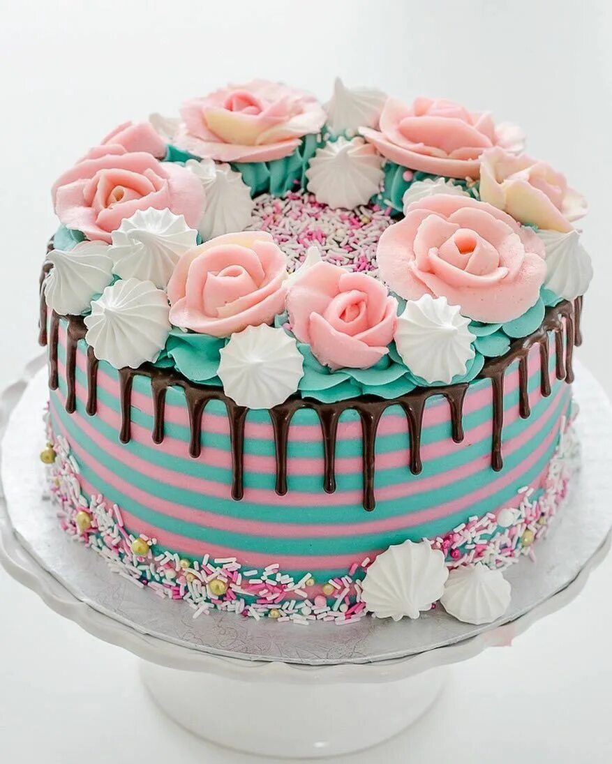 Торт украсить красивые день рождение. Красивые торты. Торт с днем рождения!. Красивые торты на день рождения. Украшение торта.