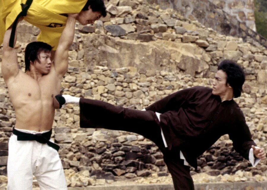 боло йенг рост. боло йенг джеки чан и брюс ли. боло йен и брюс ли. брюс ли янги. боло йенг и брюс ли.