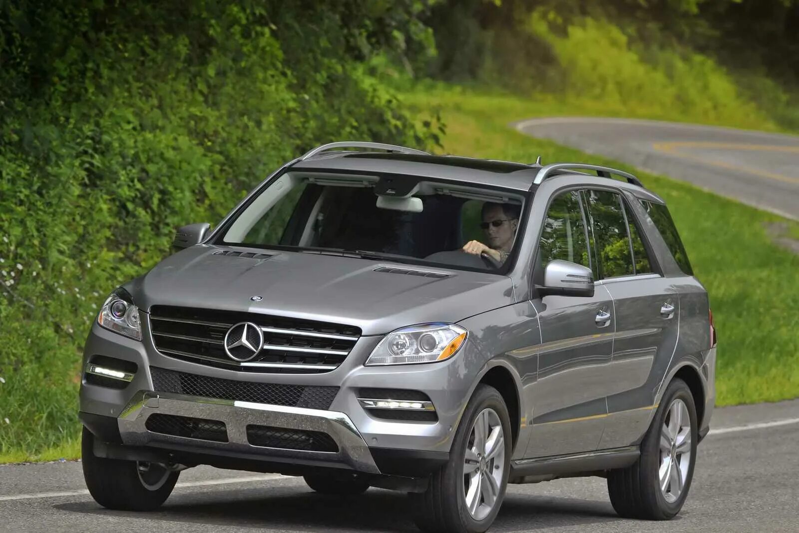 Ml 350 mercedes. Mercedes Benz ml 350. Mercedes Benz ml350 4matic 2012. Mercedes-Benz m-class ml 350. Mercedes Benz ml 350 2012.