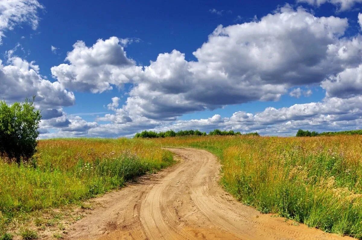 радуга в деревне. летнее утро в деревне. уходит лето в деревне. осеннее поле. сельский пейзаж.