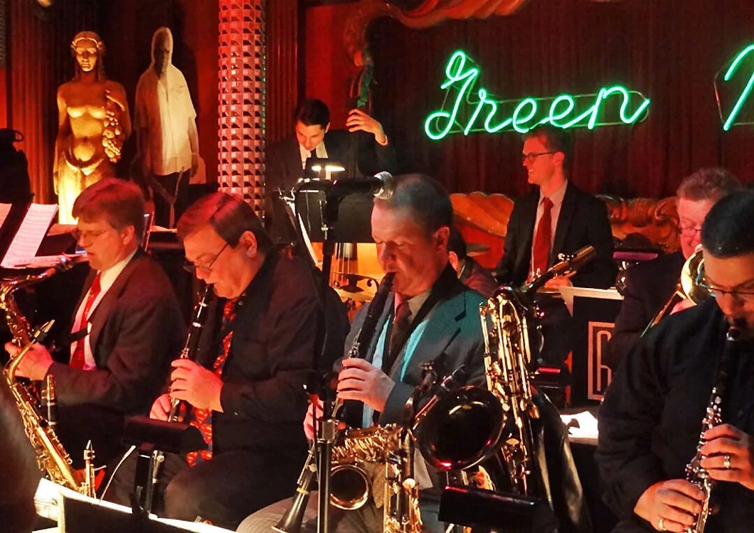 Green Mill Jazz Club. Американские джаз бары. Музыканты в баре. Музыканты в кафе.
