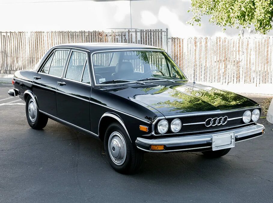 Audi 100 c1 coupe s. Audi 100 (c1) 1968. Ауди 100 купе. Ауди 100 с 1. Audi 100 c1.