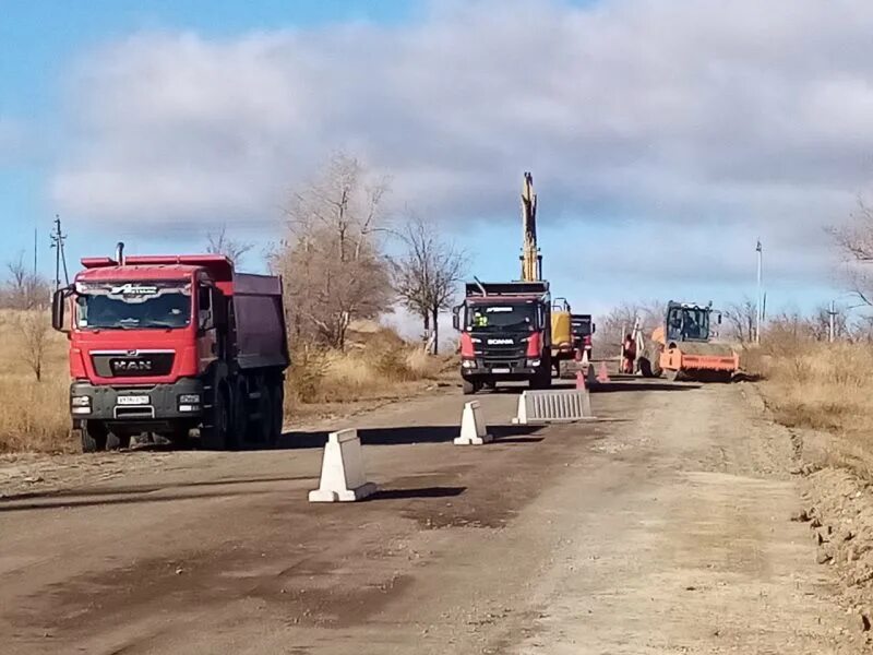 Ремонт дорог в Бахмуте. Механизатор автодороги. Бердюжье дорога до ремонта. Автобан Саратов.