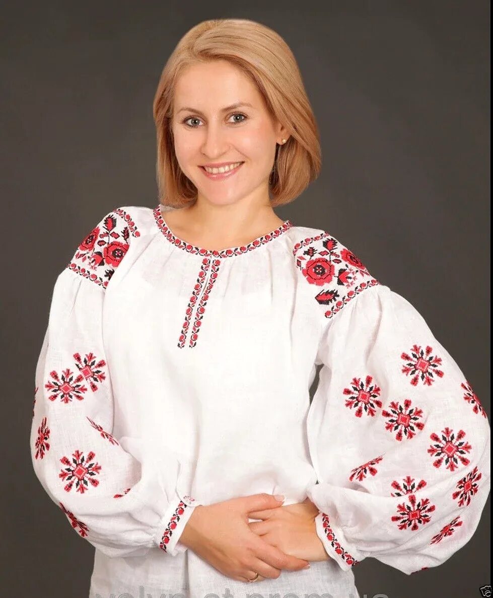Славянская рубаха женская. Блузка в русском народном стиле. Женская рубашка в русском стиле. Женская рубашка в русском стиле. Рубашка в крестьянском стиле.