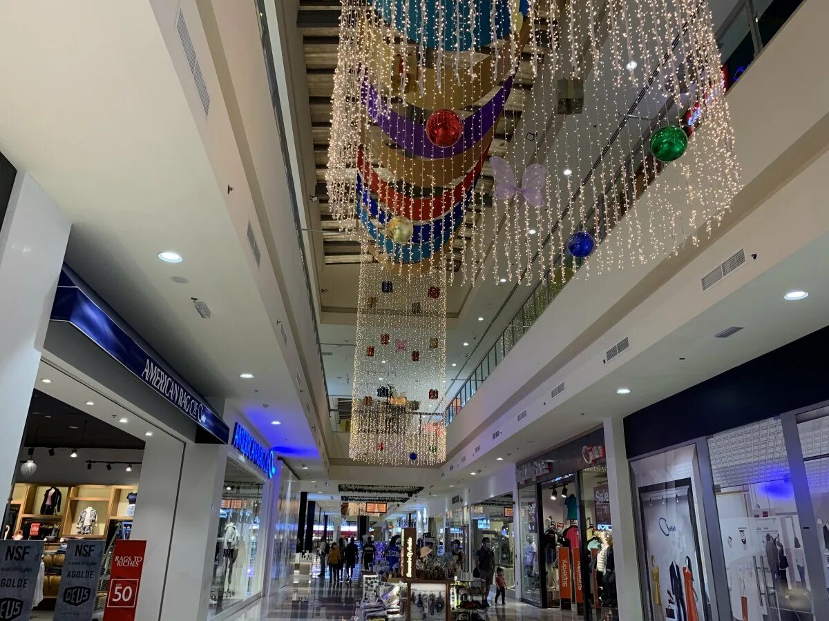 Outlet mall дубай. Аутлеты дубай молл. Outlet mall дубай магазины. Торговый центр outlet mall dubai. Outlet mall дубай.