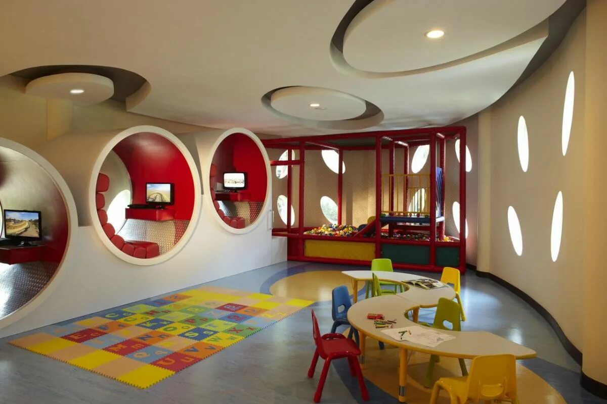 Отели для детей в россии. Courtyard Marriott Nusa Dua 5 *. Игровая зона в отеле. Детская игровая комната в гостинице. Комната развлечений.