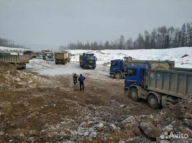 Перегон самосвалов. Шофер самосвала. Водитель самосвала Урал. Водитель самосвала вахта.