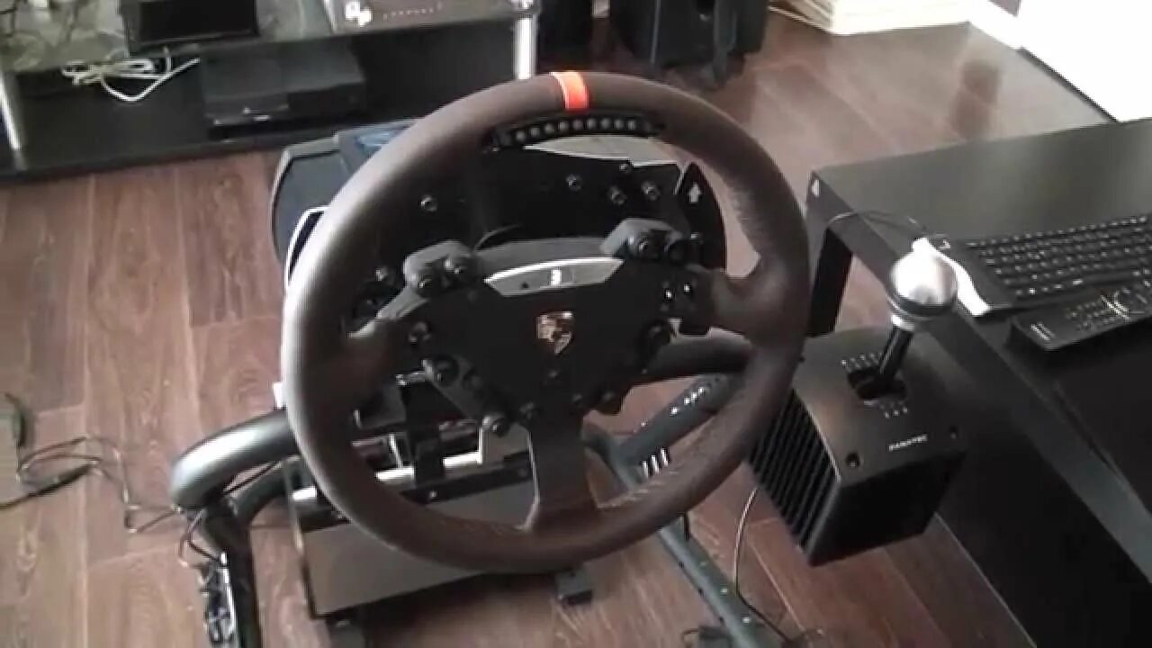 Fanatec gt2. Руль fanatec porsche 911. игровой руль fanatec porsche 911 gt2. руль порше 911 игровой. fanatec bmw gt3.