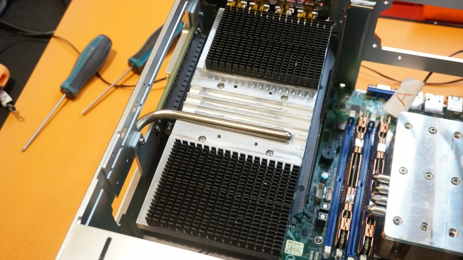 8c cpu 8c gpu. Охлаждение процессора epyc 7763. rtx 2070 gpu. geforce rtx с пассивным охлаждением. gf7300 с пассивным охлаждением.