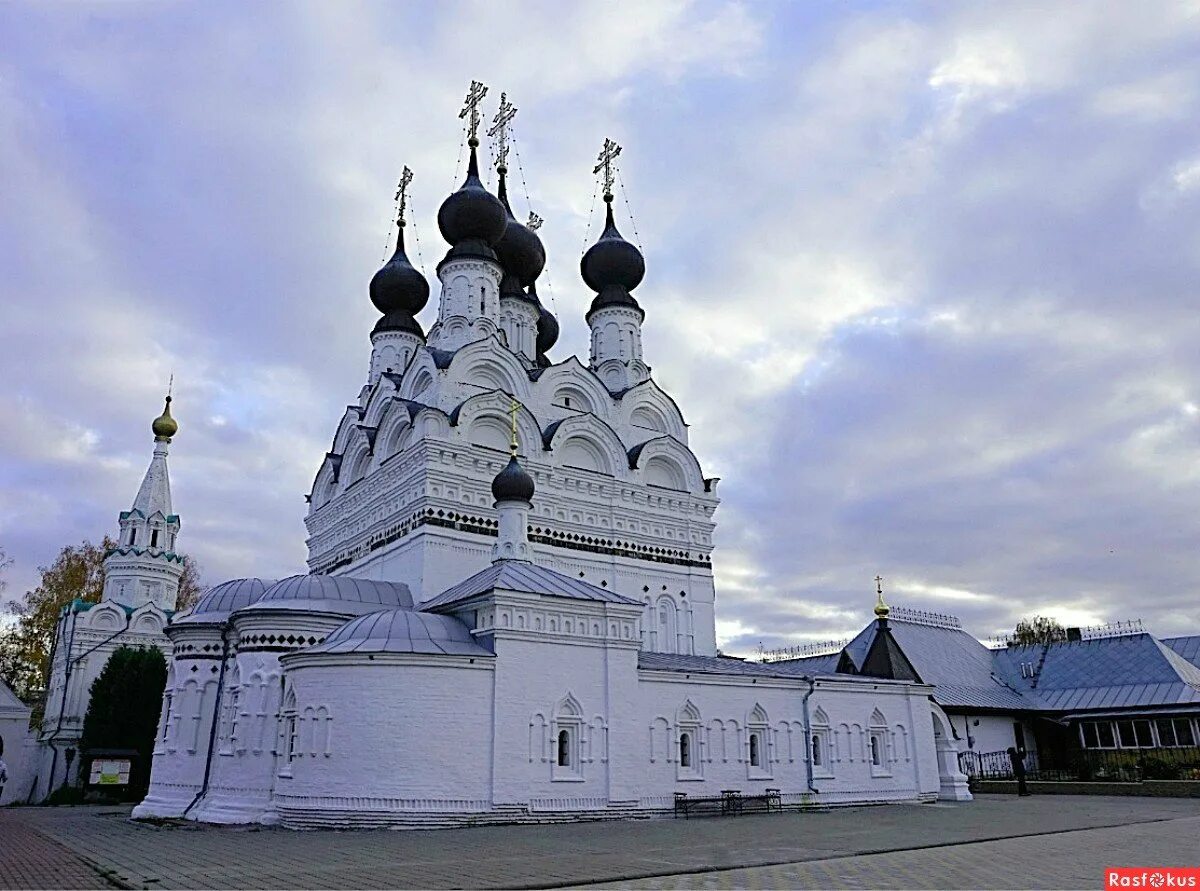 Муромский монастырь петра. Муром храм Петра и Февронии. Монастырь Петра и Февронии в Муроме. Муром храм Петра.