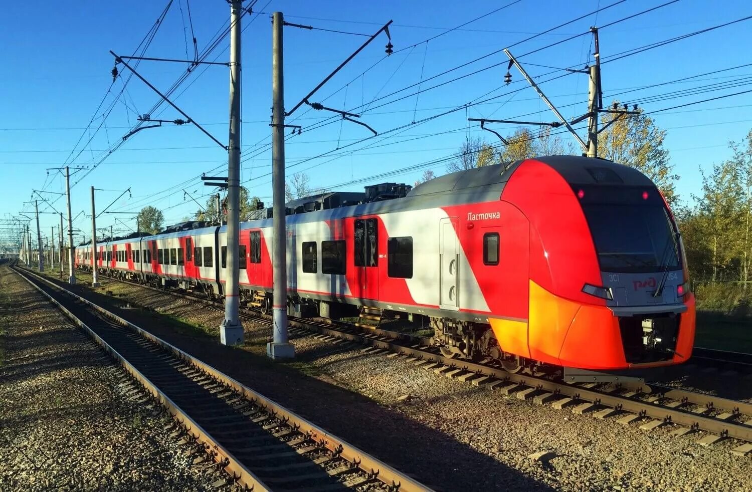 вокзал тверь пригородные поезда. расписание поездов москва-санкт-петербург. эс2г. ласточка вышний волочек санкт петербург. лего электричка ласточка.