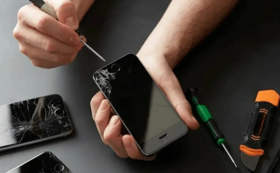 ремонт телефонов iphone. починка экрана телефона. починка дисплея телефона. техника apple. сервис смартфонов.
