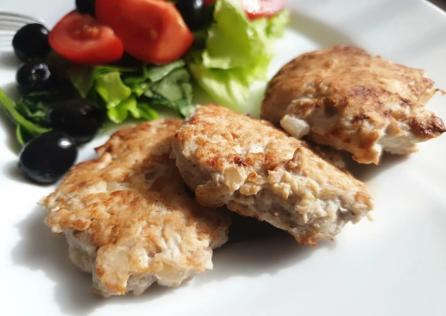 Рецепт котлеток из куриного филе. Котлеты рубленые курица. Рецепт котлеток из куриного филе. Куриные котлеты. Рецепт котлеток из куриного филе.