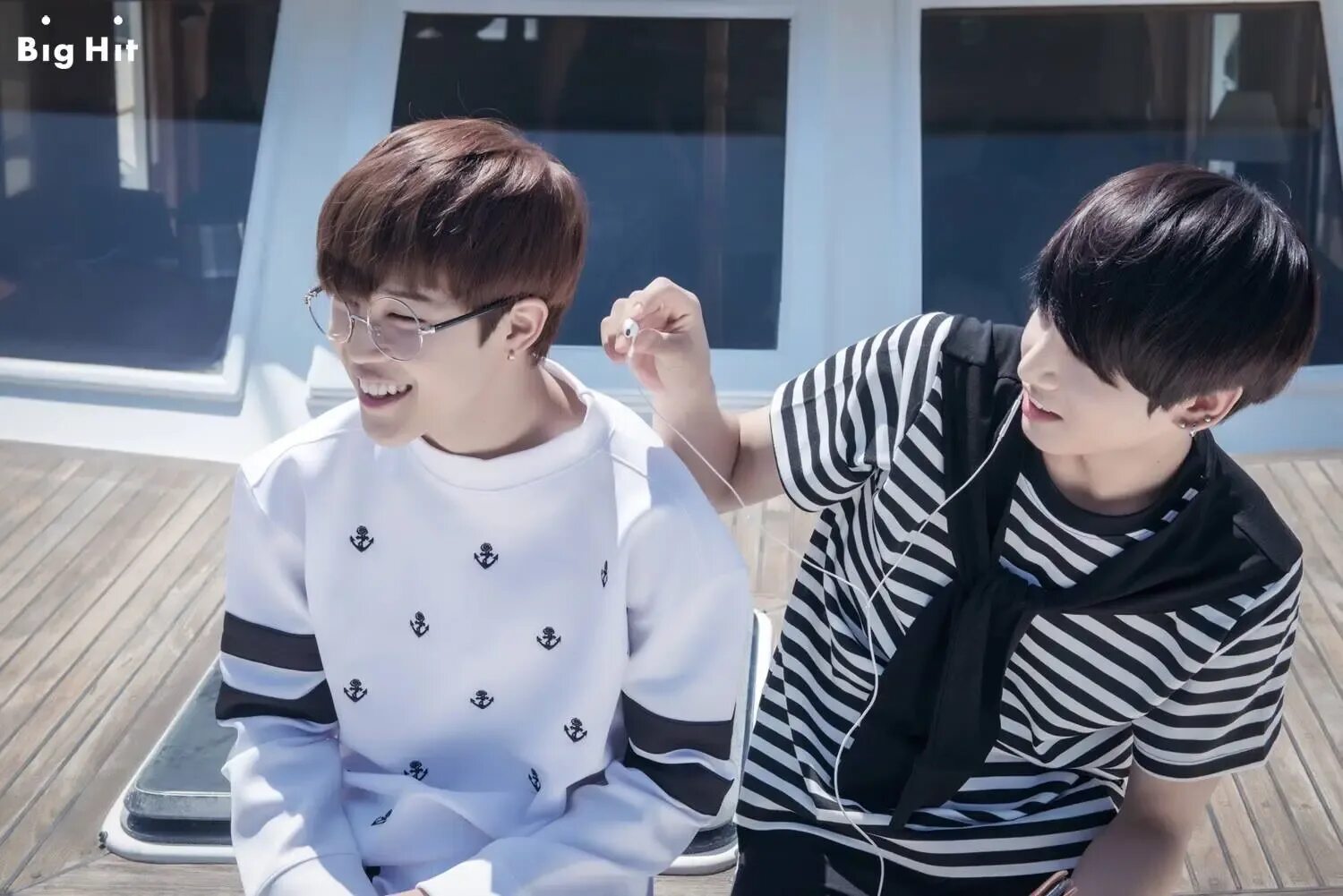 Бтс чимин и чонгук. Bts jikook. Бтс чимин и чонгук. Чимин и чонгук. Ты уверен чимин и чонгук за кадром.