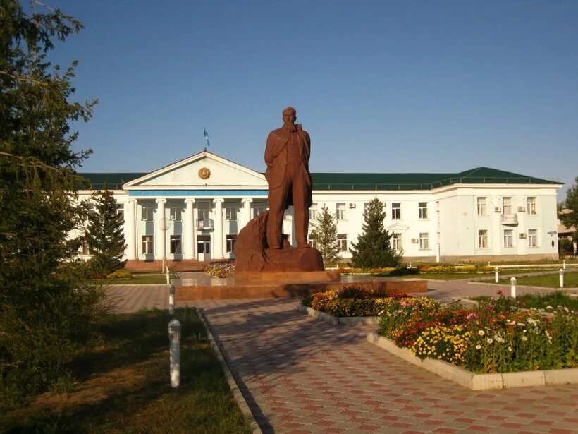 Курчатов казахстан. Город курчатов казахстан. г. курчатов вко. памятник курчатову в казахстане. курчатов казахстан 1992.